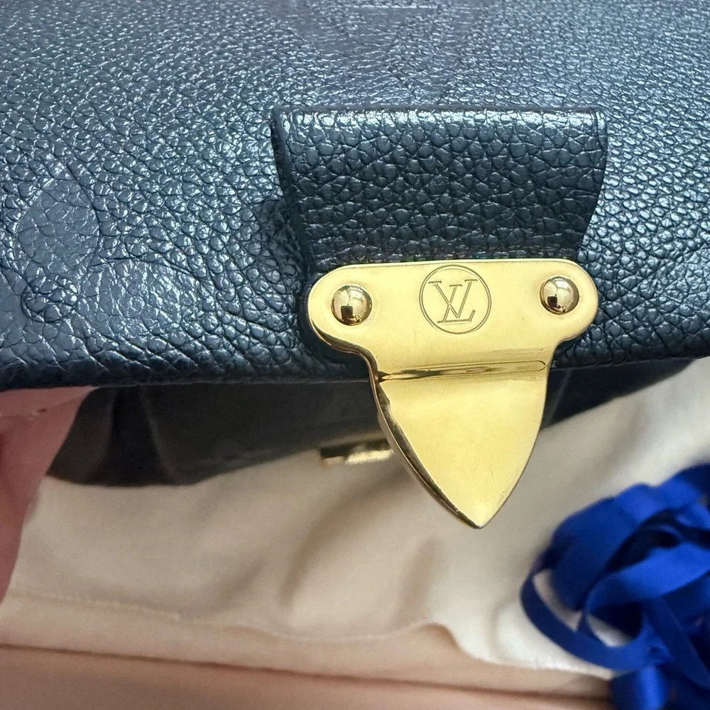 Louis Vuitton favorite MM - Picture 11 of 15